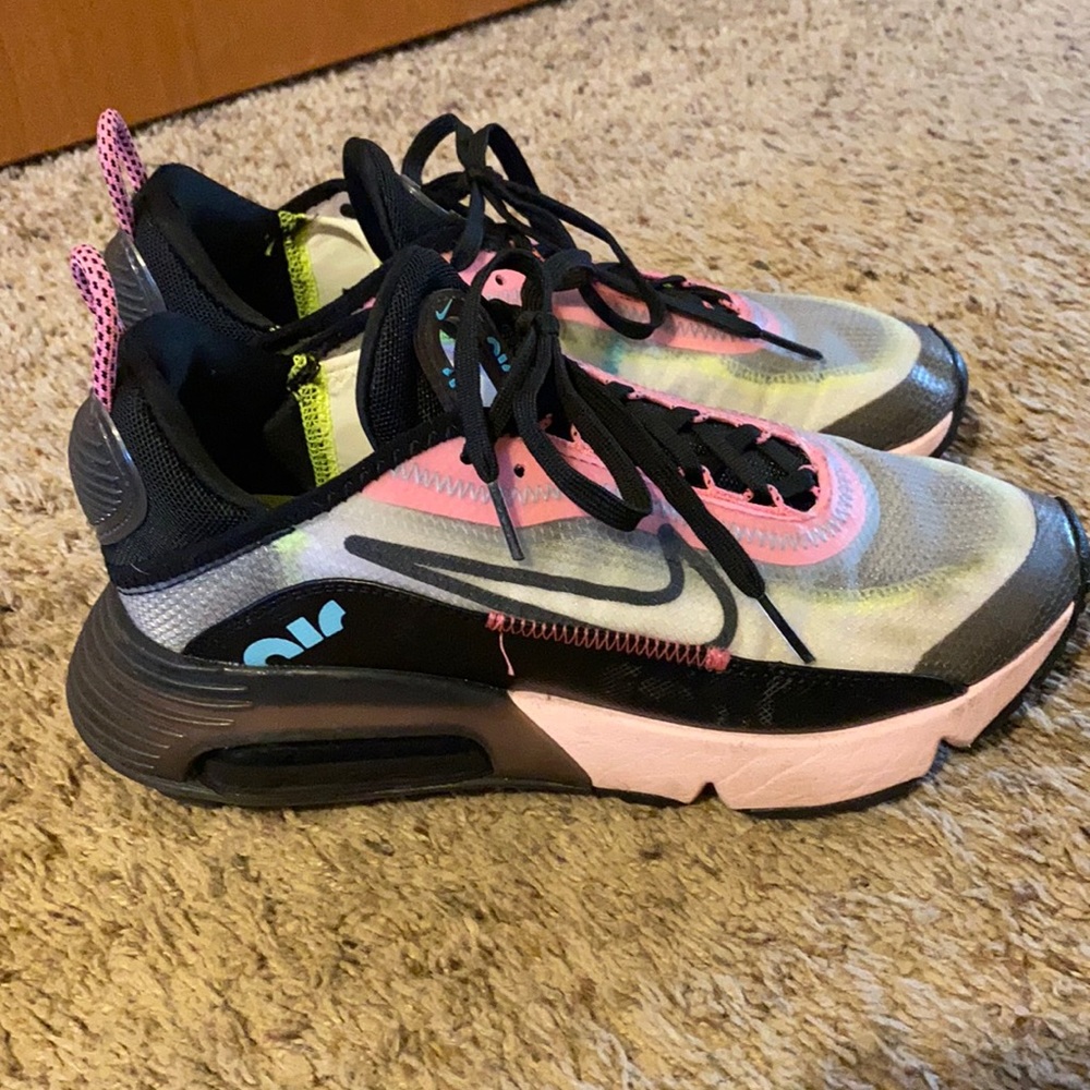 Women’s Nike air Max shoes
